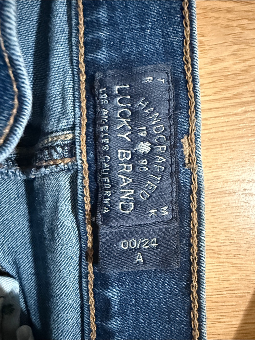 Lucky Brand Sweet Straight Medium Blue Jeans - Picture 2 of 5